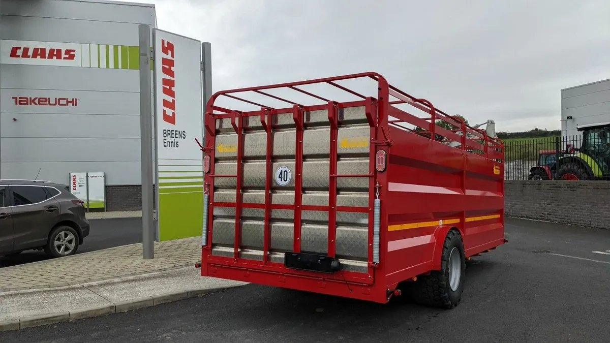 New Bracken 18ft Livestock trailers in stock - Image 1