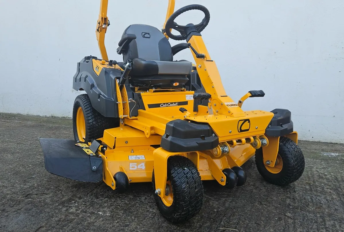 Cub Cadet Z1 137 Commercial Mower 27hp 54" - Image 4