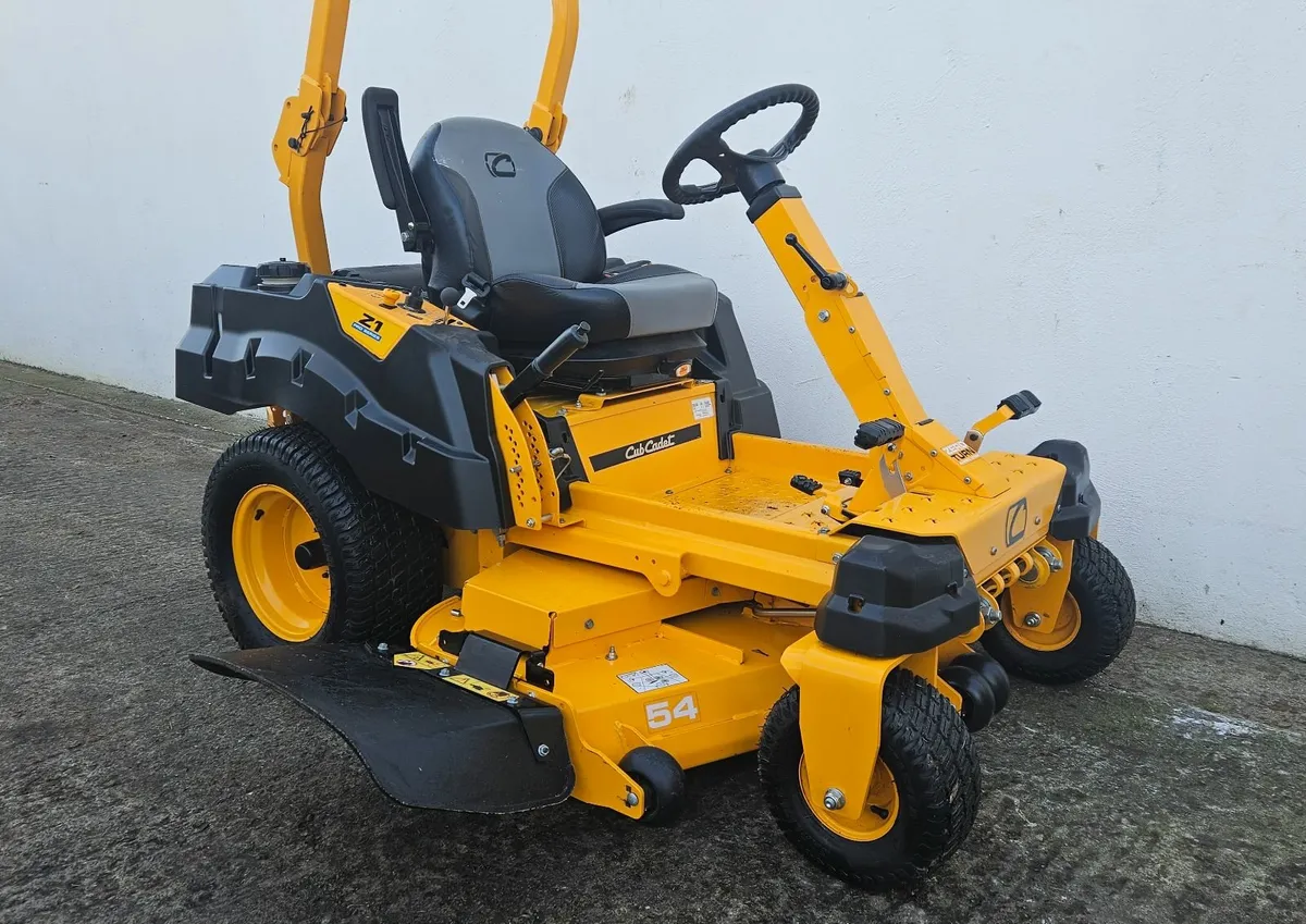 Cub Cadet Z1 137 Commercial Mower 27hp 54" - Image 2