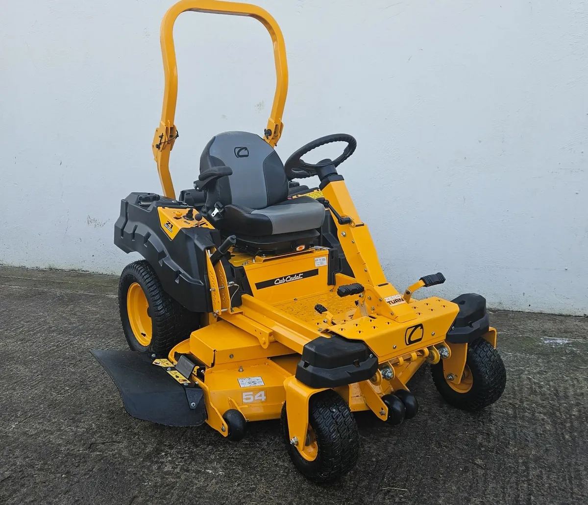 Cub Cadet Z1 137 Commercial Mower 27hp 54"