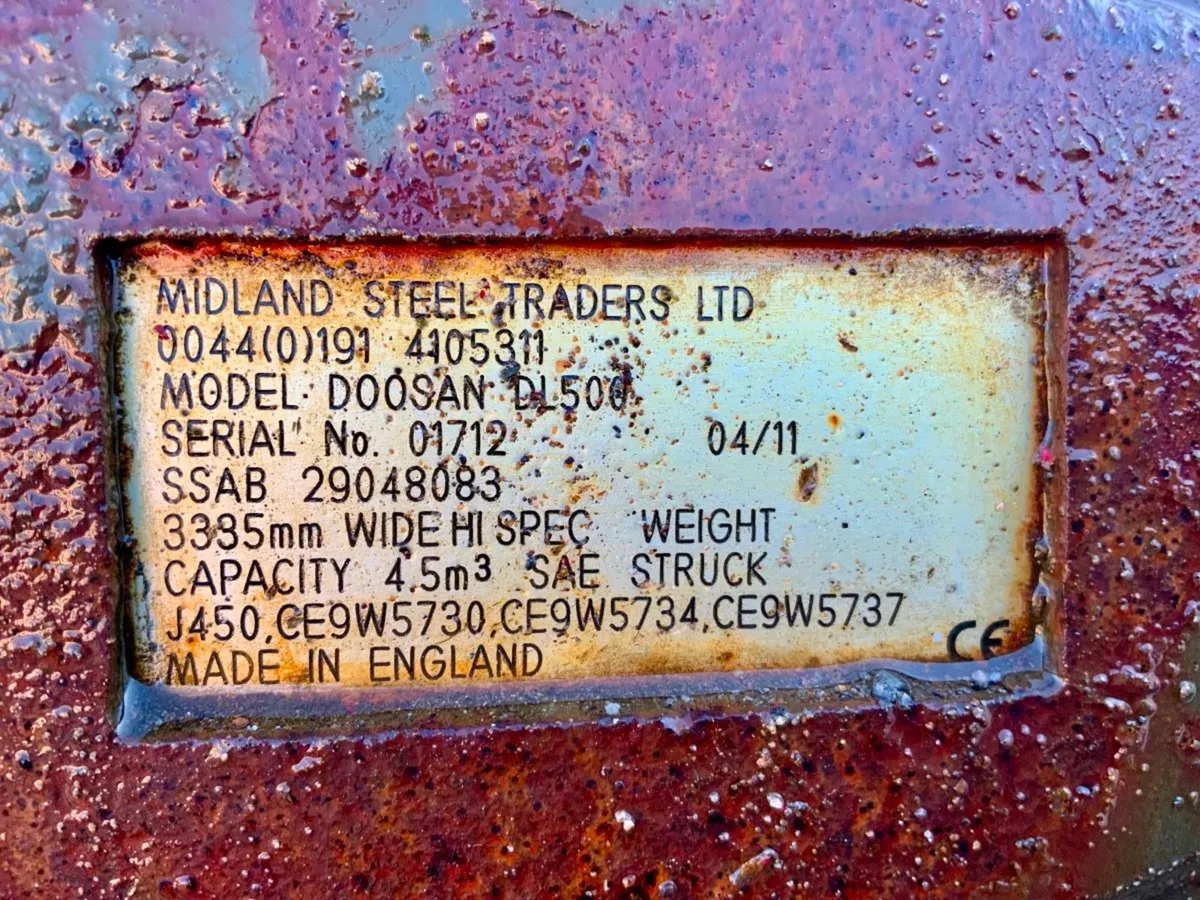3.3mt WHEELED LOADER SPADE NOSE BUCKET...1329. - Image 4