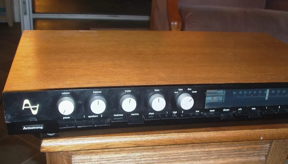 Armstrong 625 HiFi Receiver, amplifier and tuner - Image 2