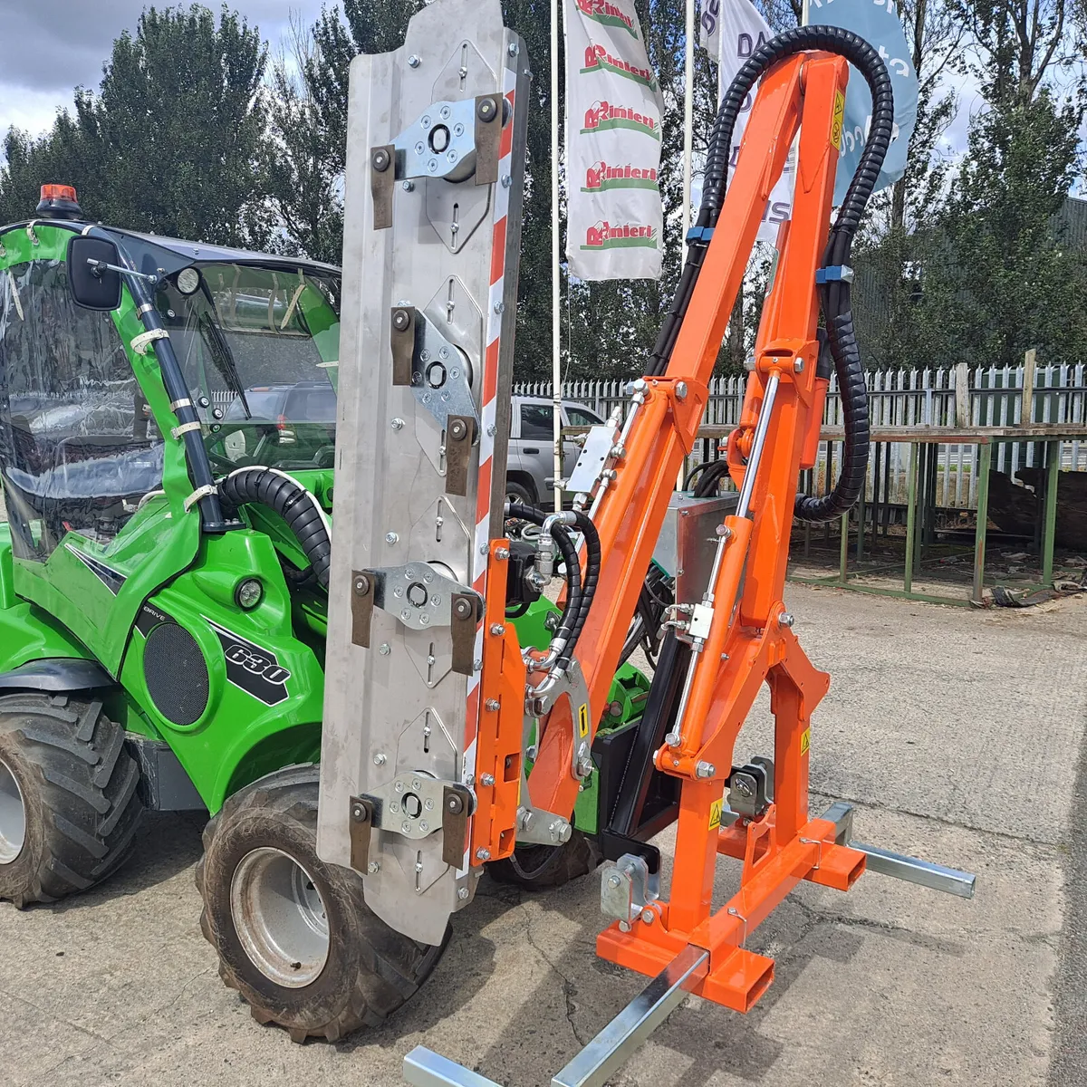 Rinieri Rotary Hedge Trimmer for Avant loader - Image 1
