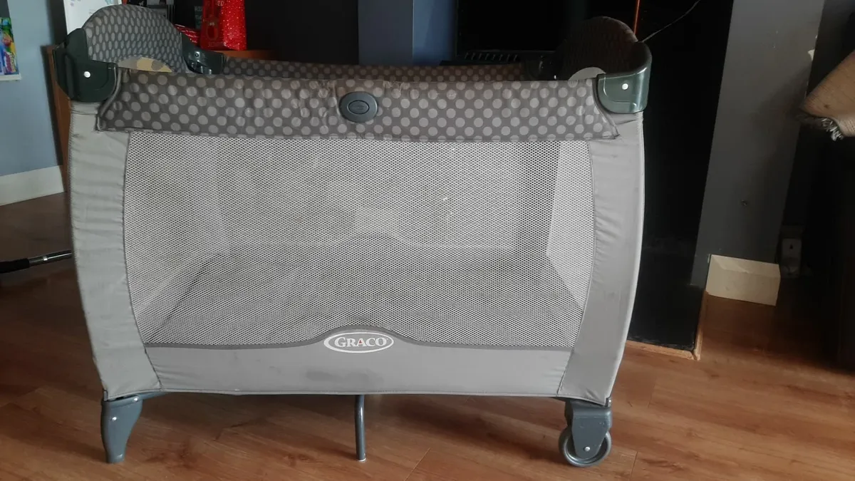 Done deal shop travel cot