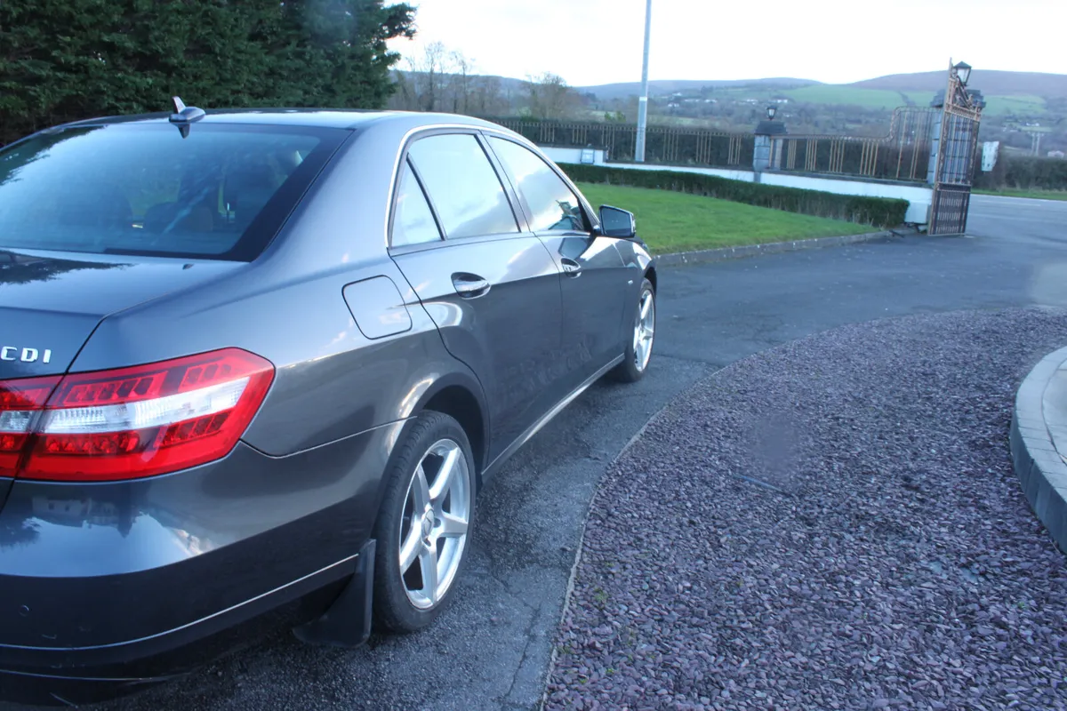 Mercedes-Benz E200 CDI, 2012 - Image 3