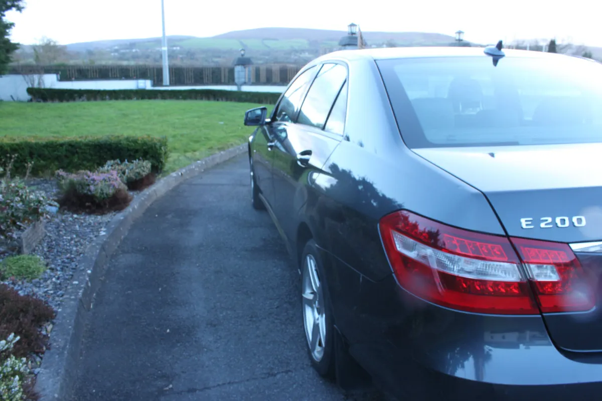 Mercedes-Benz E200 CDI, 2012 - Image 4