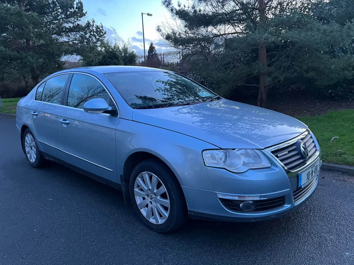 Volkswagen Passat 2.0TDI LOW KMS 2010 - Image 2