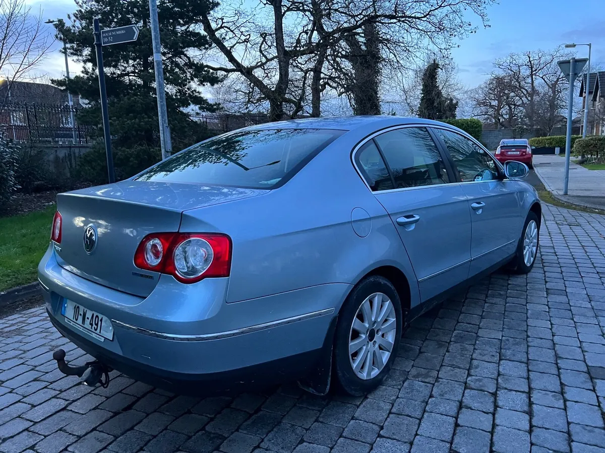 Volkswagen Passat 2.0TDI LOW KMS 2010 - Image 4