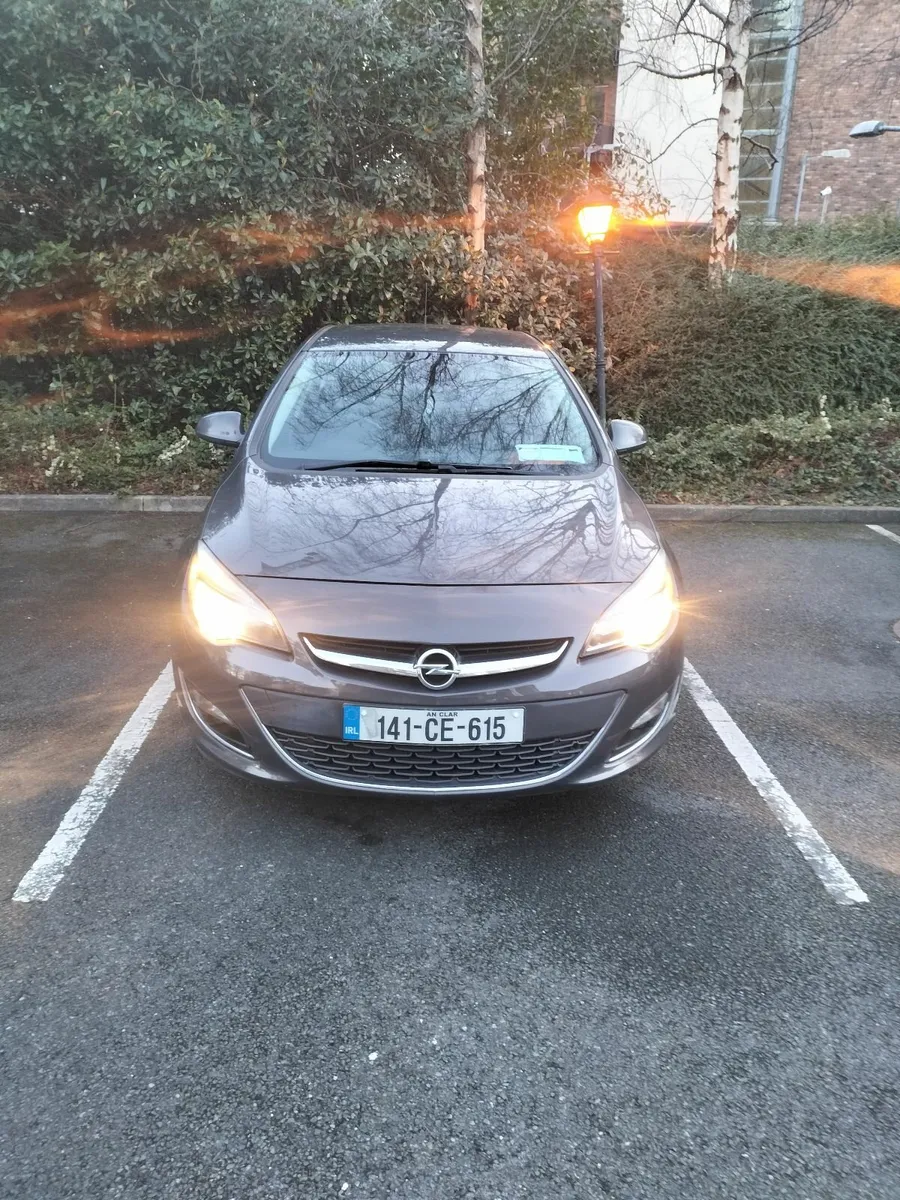 Opel Astra 2014 - Image 1