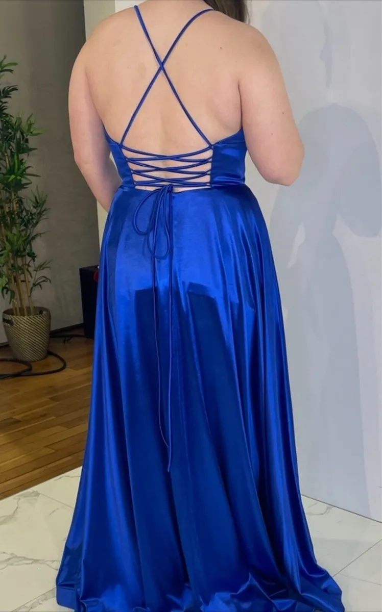 Graduation dress - Image 3