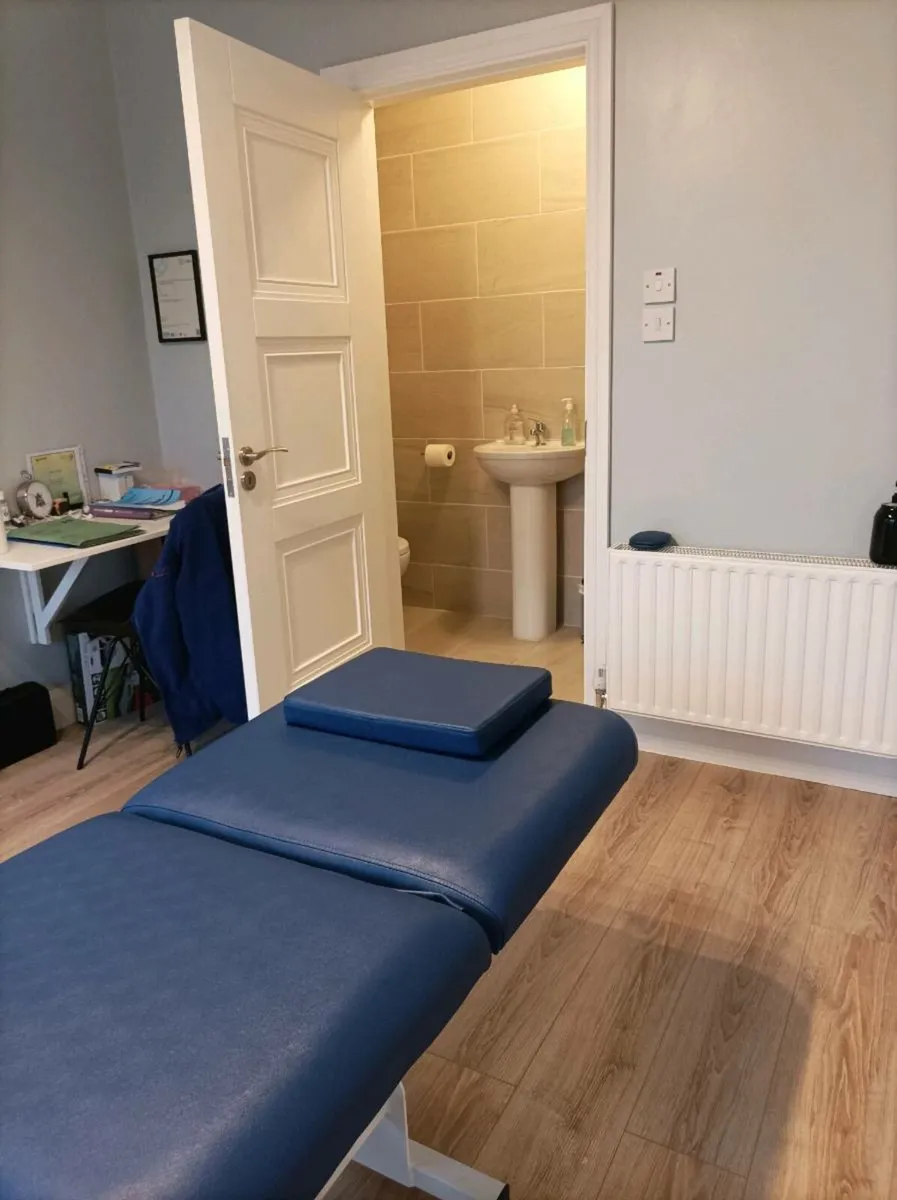 Massage Physiotherapy Room share rent - Image 2