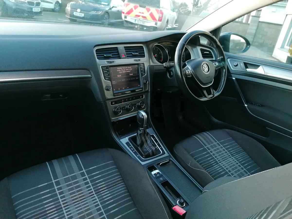 2015 Volkswagen Golf 1.2TSI Lounge - Image 4