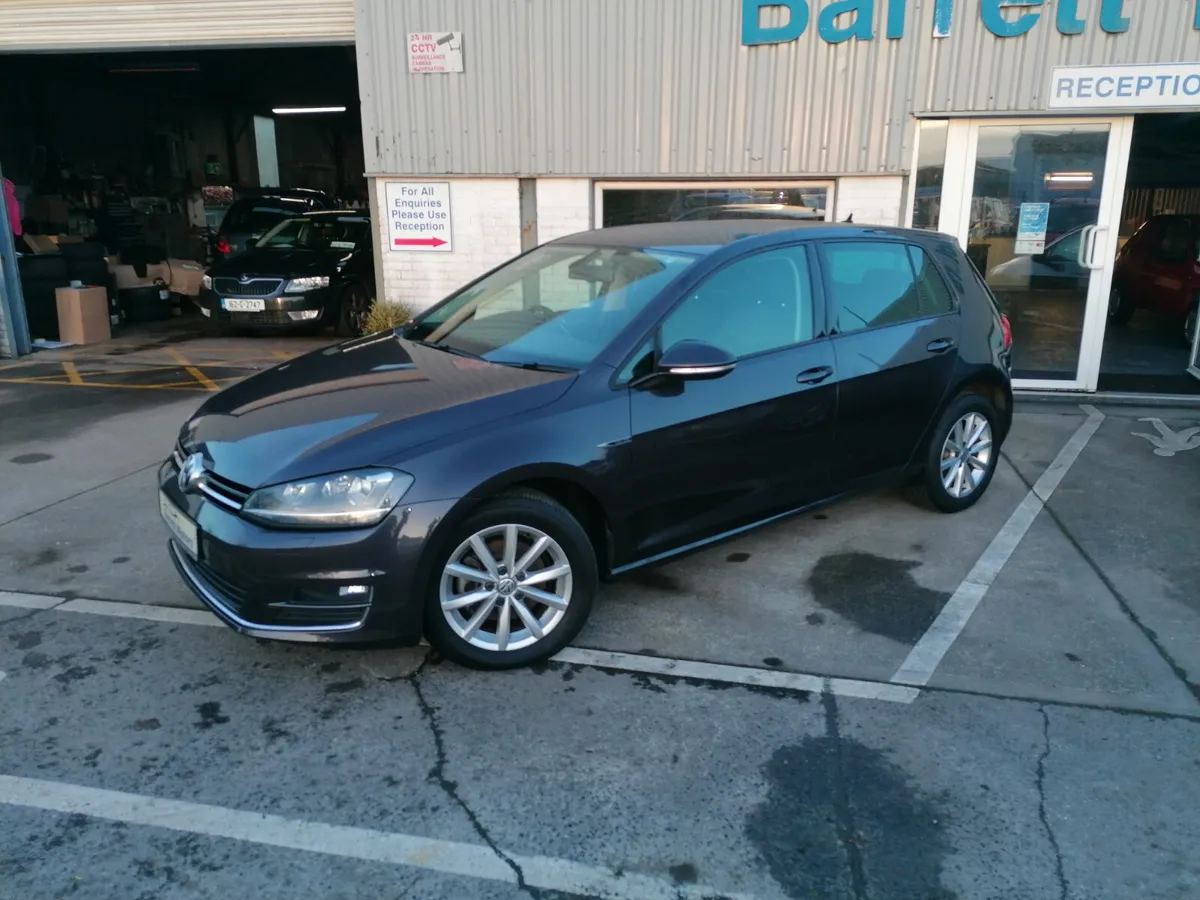 2015 Volkswagen Golf 1.2TSI Lounge - Image 3