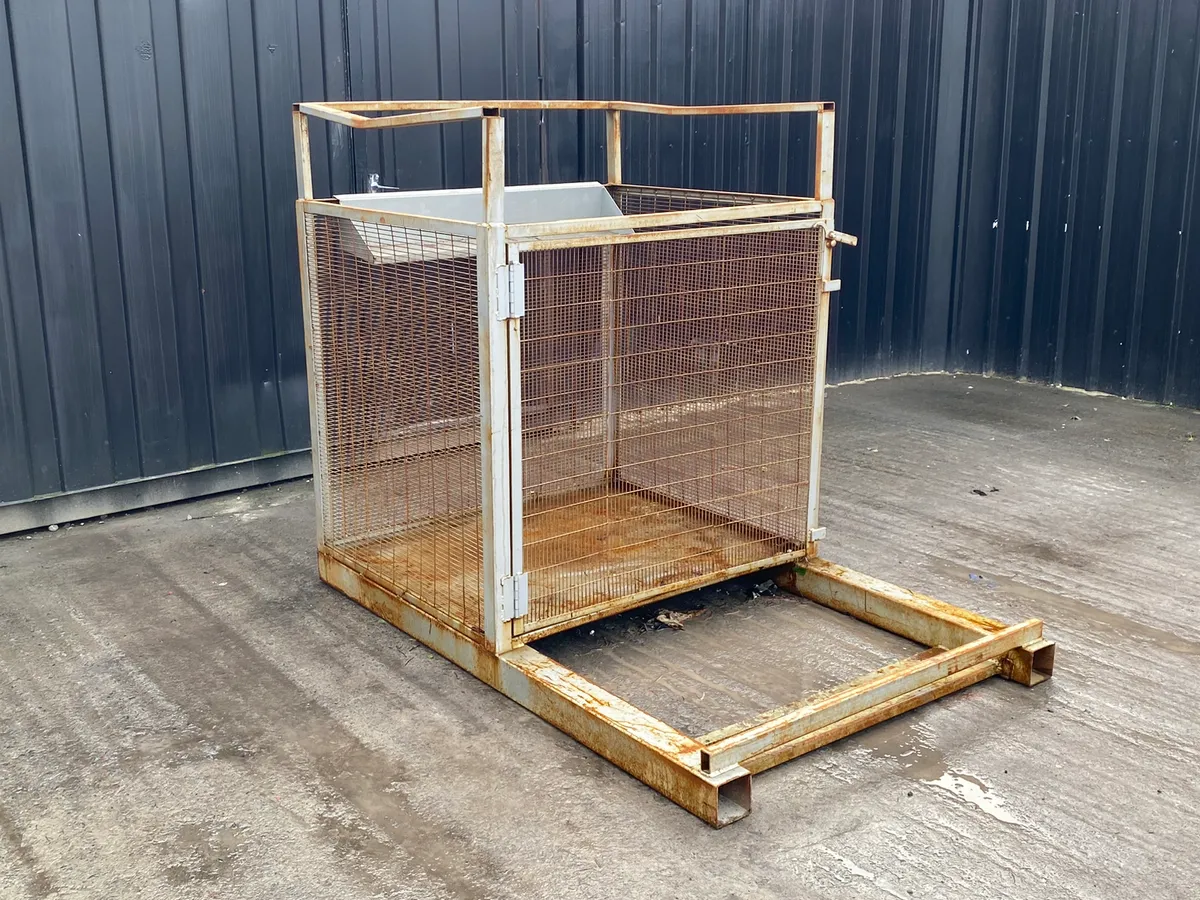 4ft x 3.5ft Man Basket - Image 1