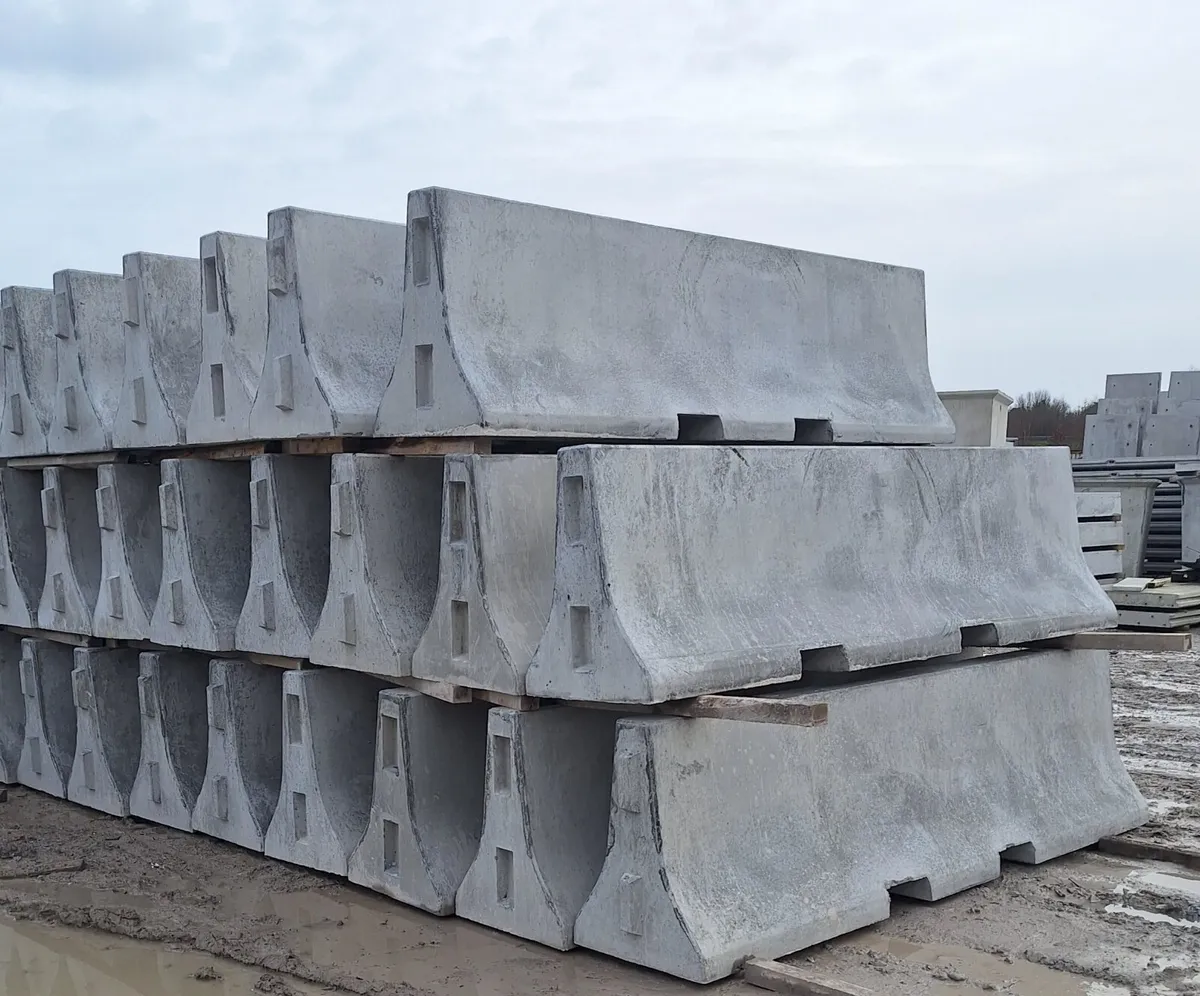 Jersey Road Barrier Building Materials