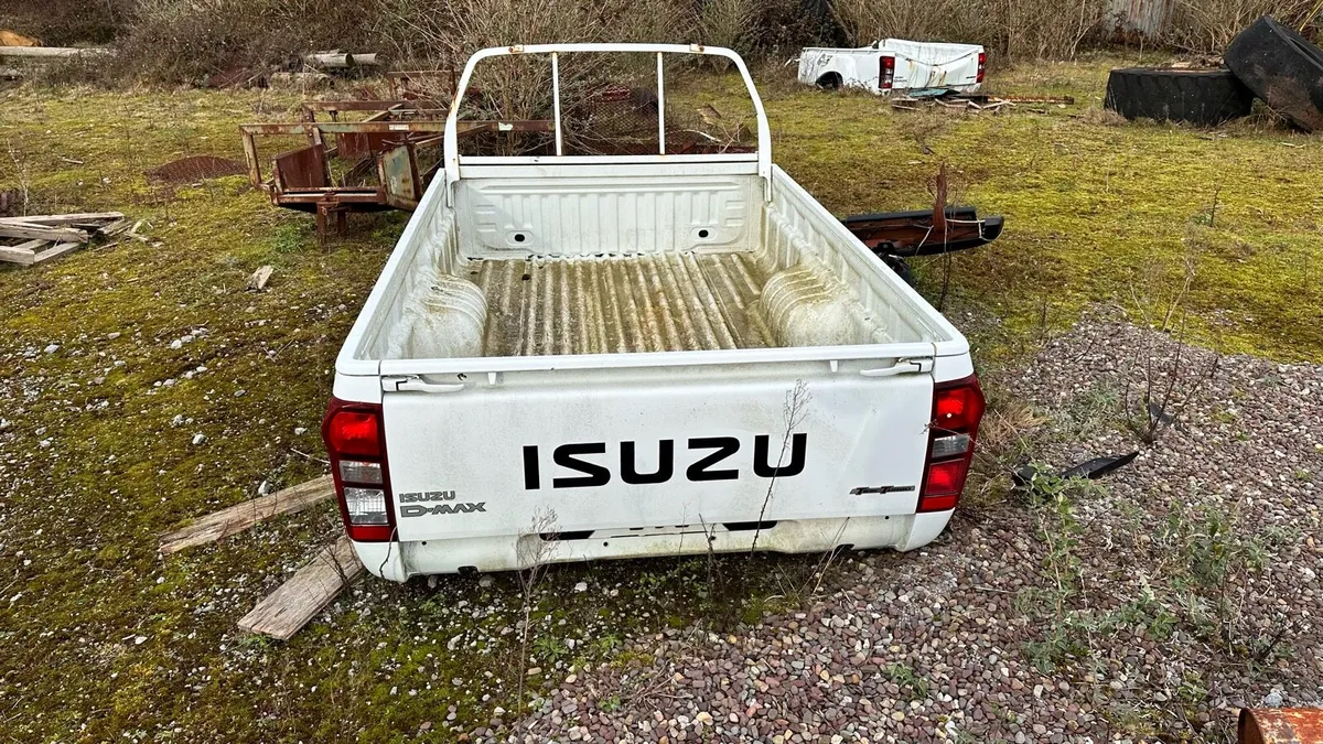 Isuzu D-max pick-up body - Image 1