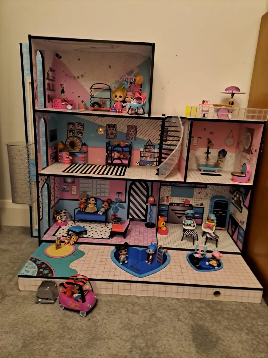 Lol doll house online elevator