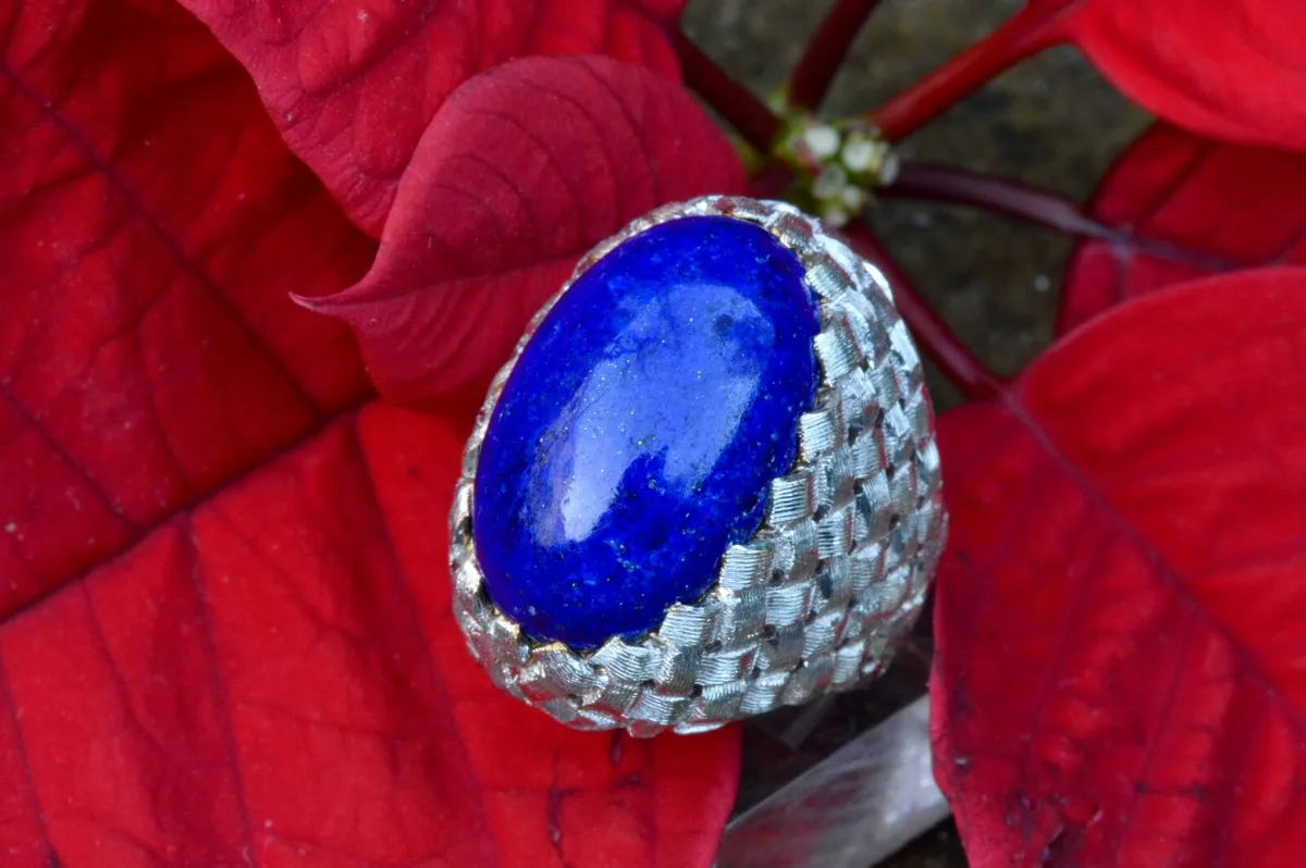 Vintage 1970s  Lapis Lazuli 18ct White Gold Ring