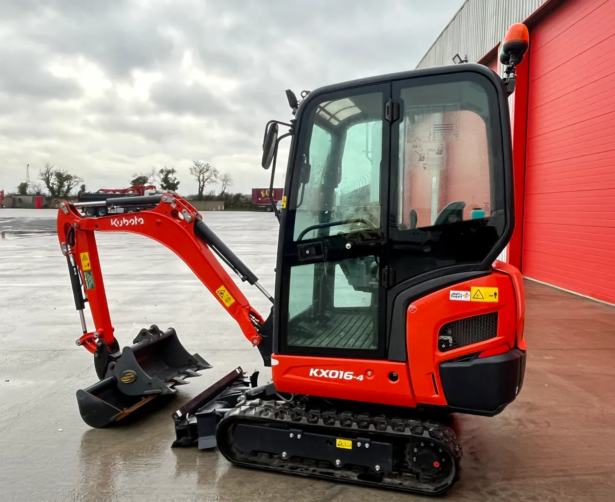 Kubota KX016-4 Cabbed Mini Digger - Image 2