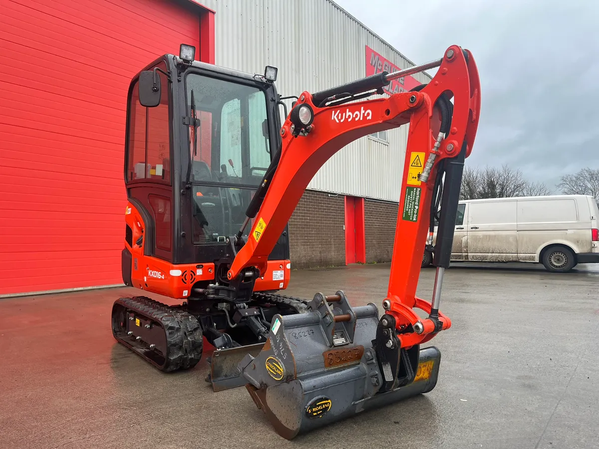 Kubota KX016-4 Cabbed Mini Digger - Image 3