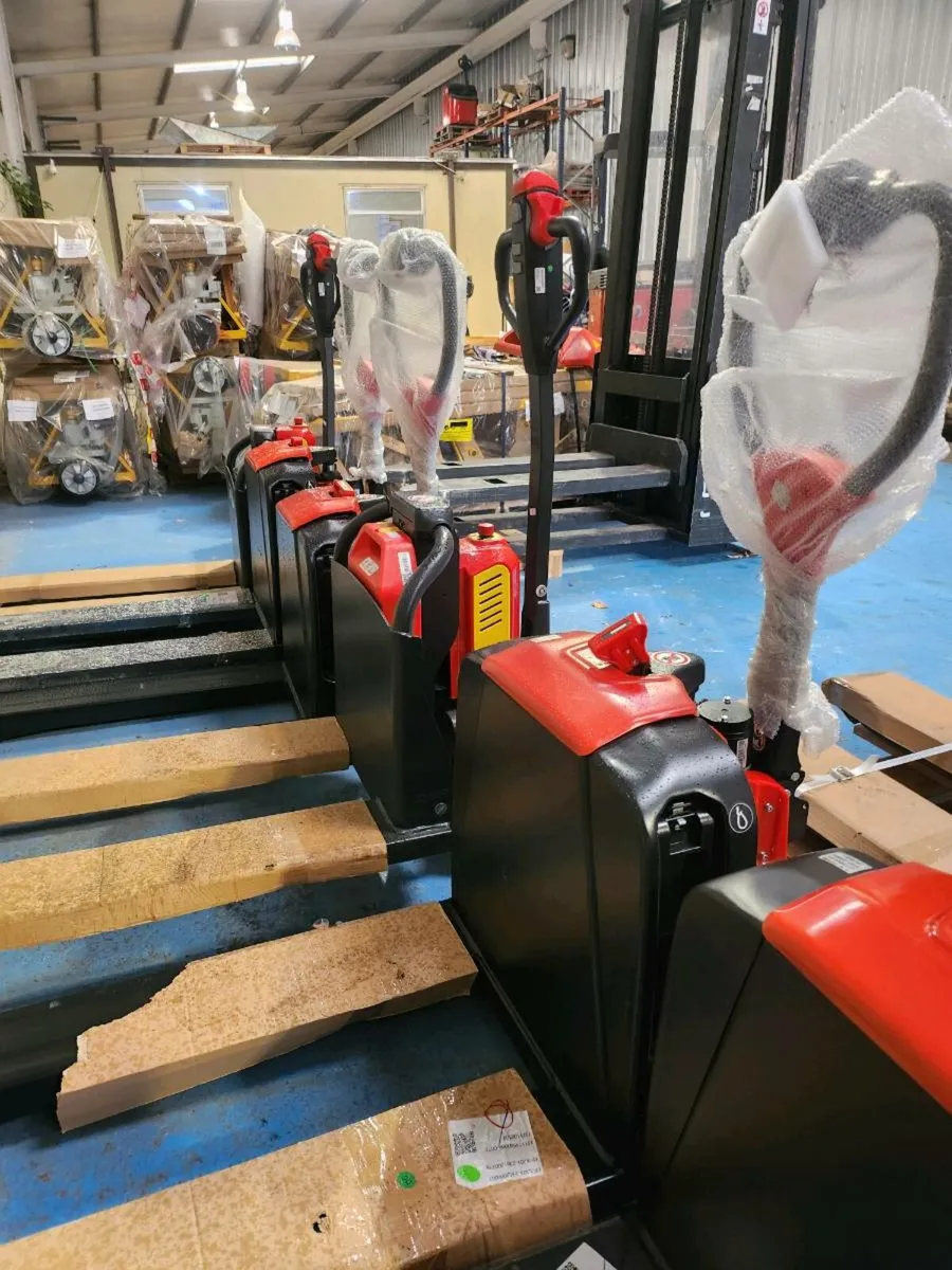 Manual & Electric Pallet Trucks - Image 1