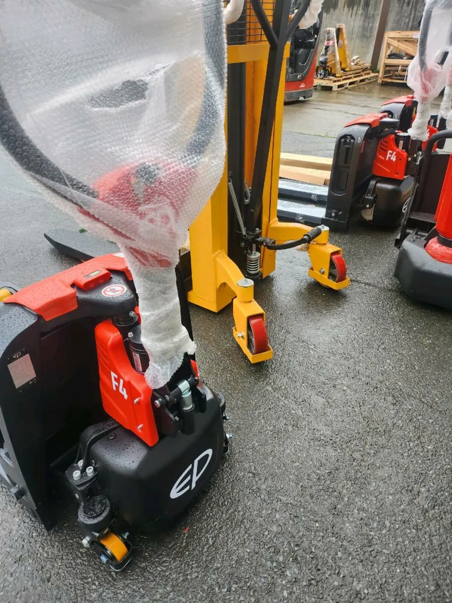 Manual & Electric Pallet Trucks - Image 4