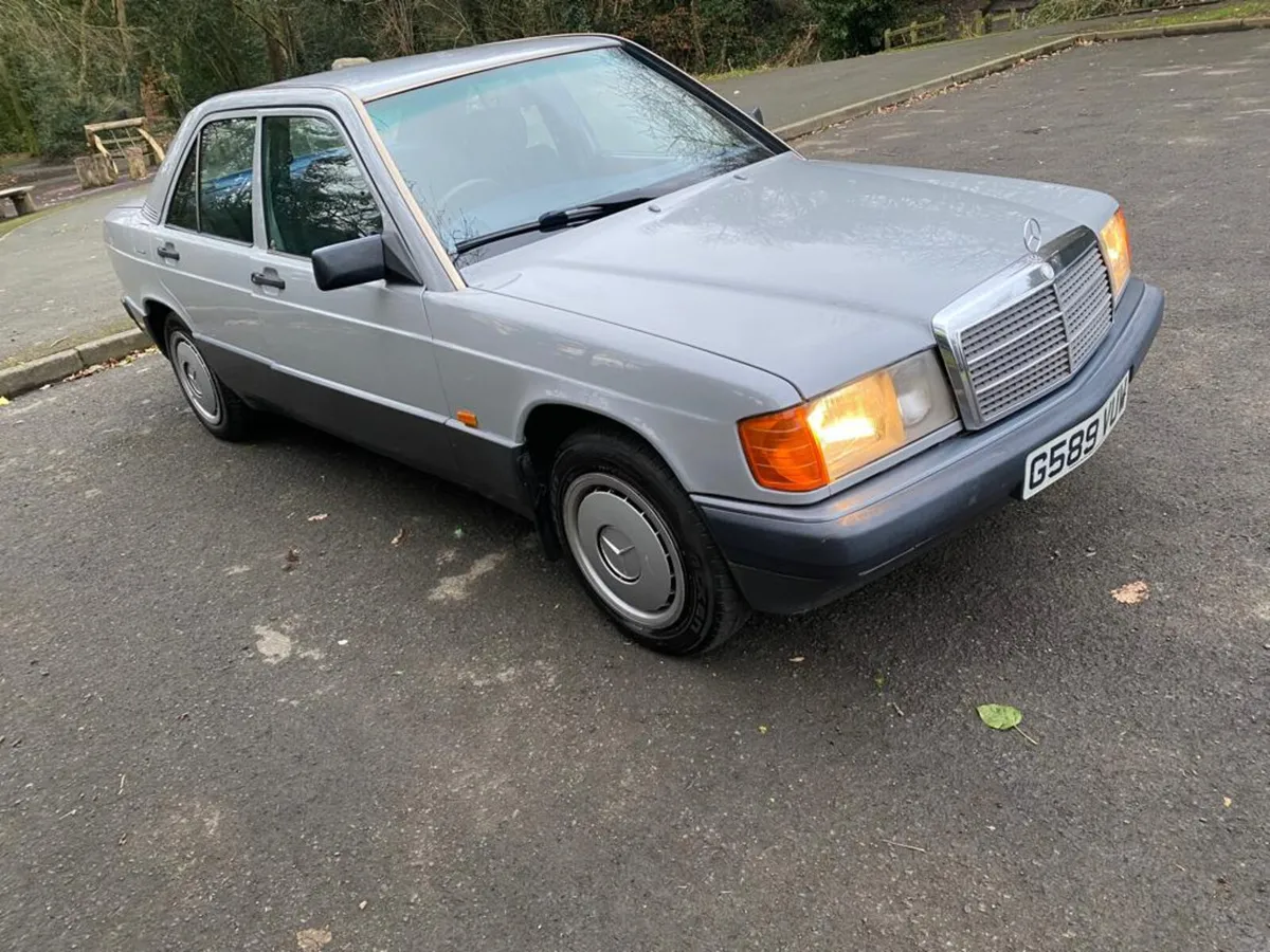 Mercedes-Benz 190 1990 - Image 2