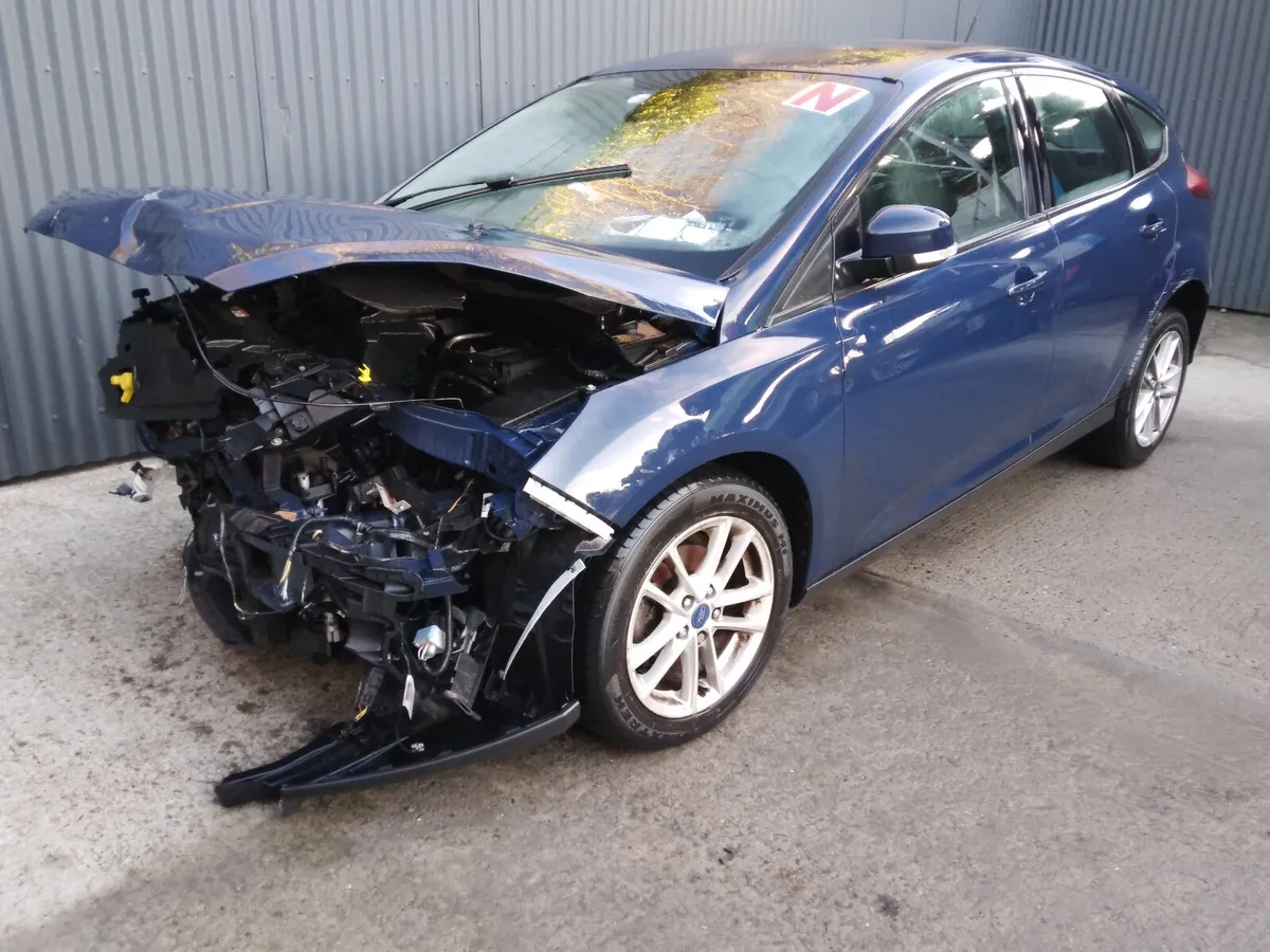 2017 FORD FOCUS For Breaking/Dismantling - Image 1