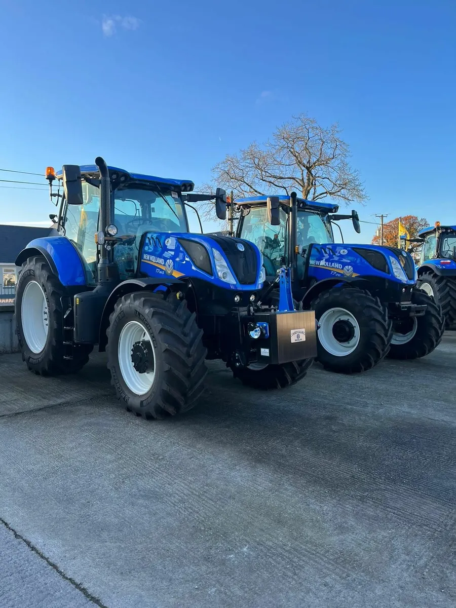 New T7.210 tractors in stock !!! - Image 2