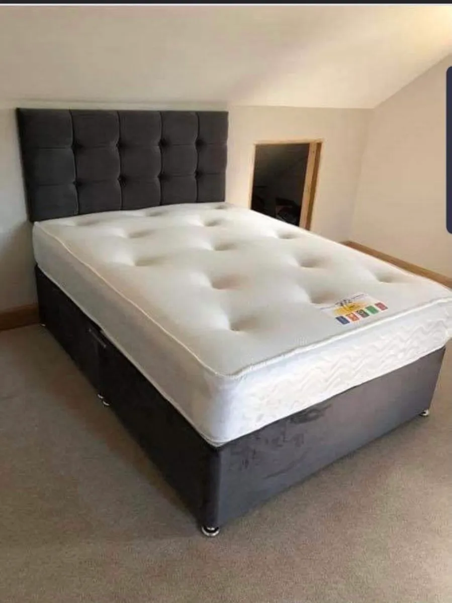4’6 Grey plush divan and mattress
