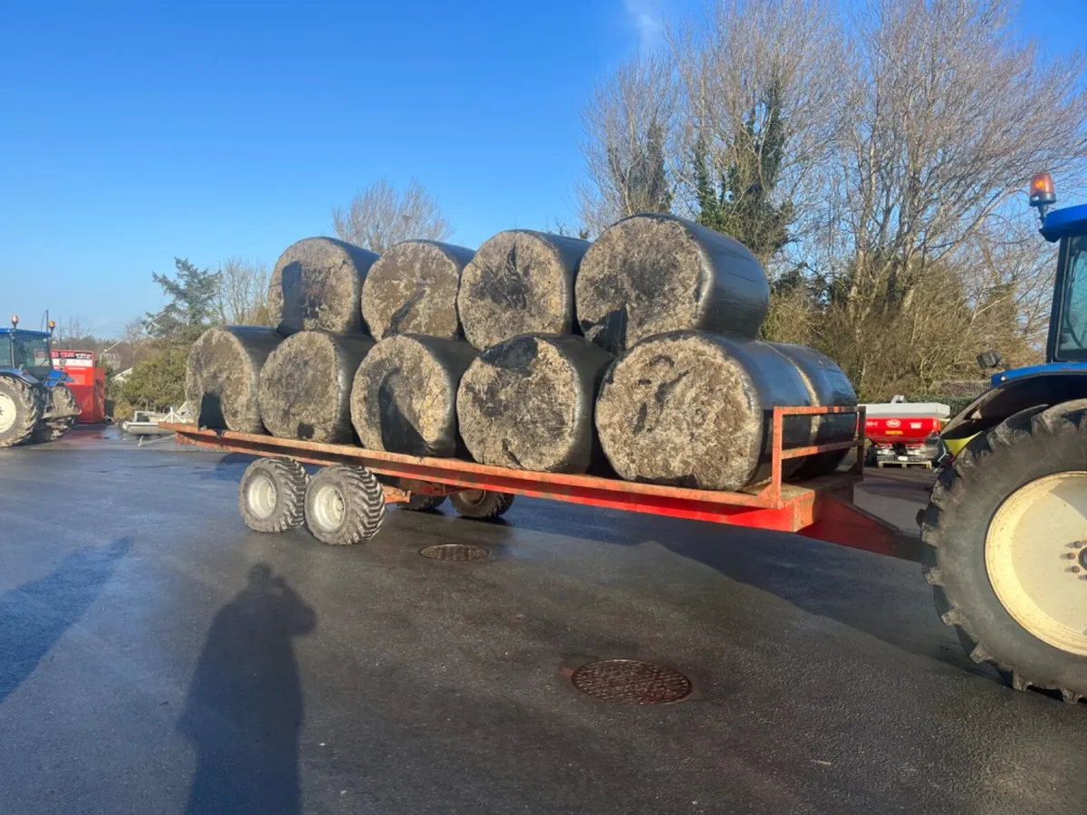 24 ft bale trailer - Image 1