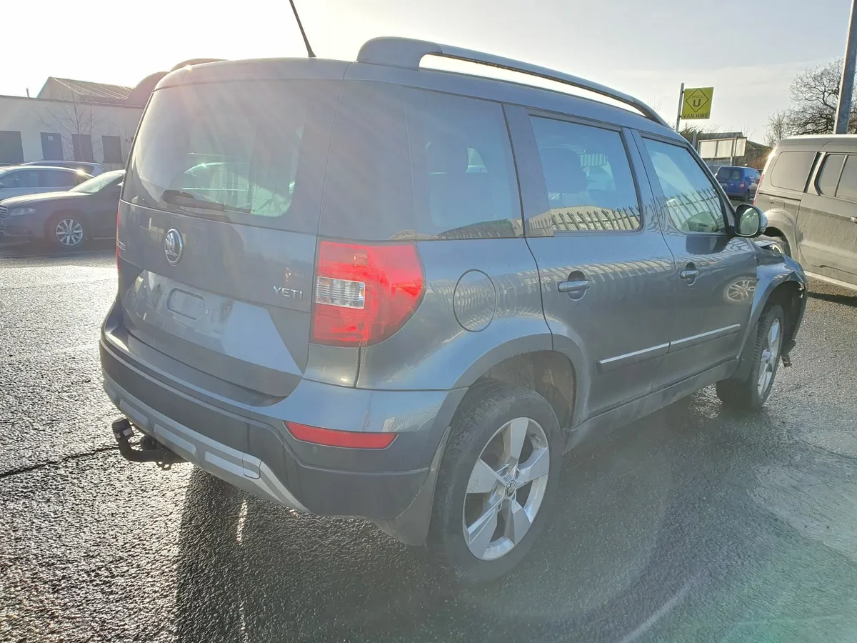 15 SKODA YETI 2.0 TDI (CUU) FOR BREAKING - Image 4