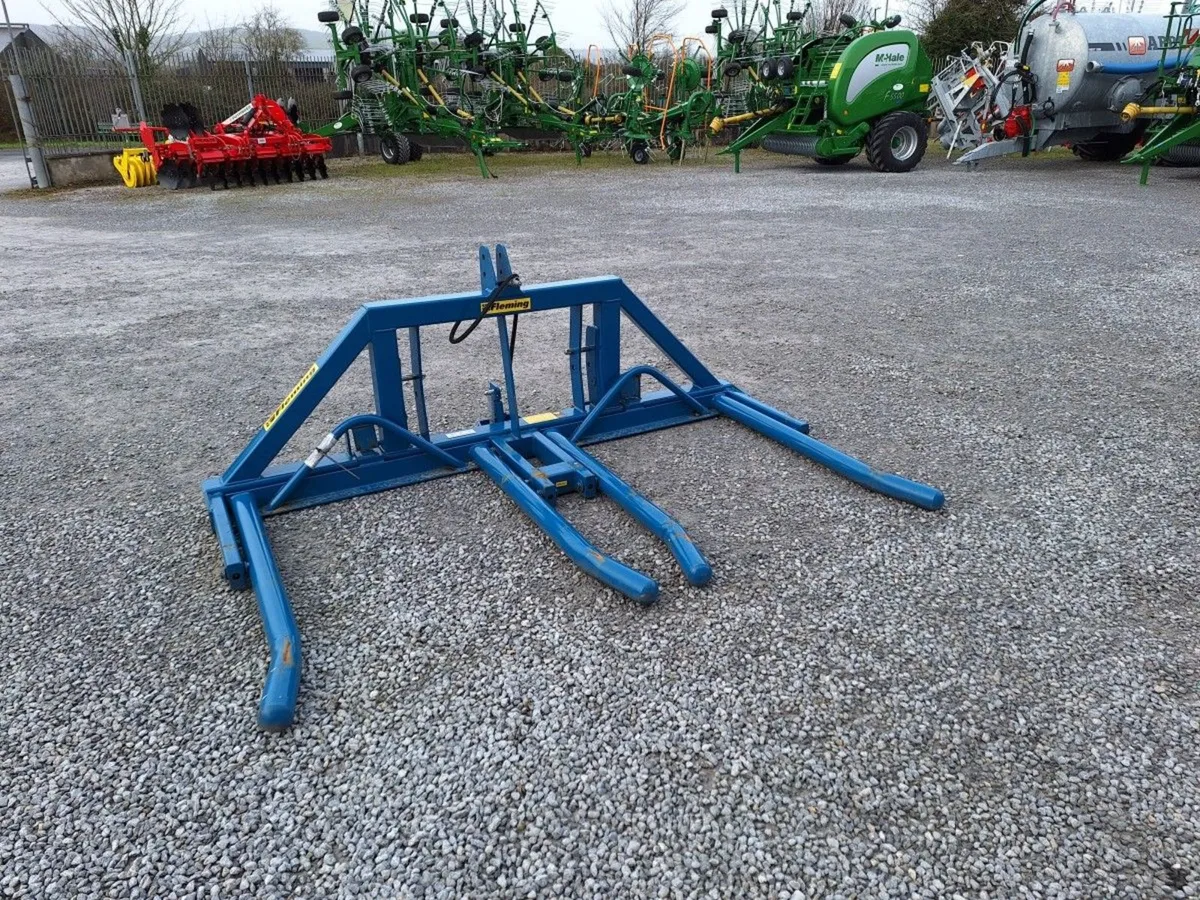 NEW FLEMING DOUBLE BALE HANDLER - Image 3