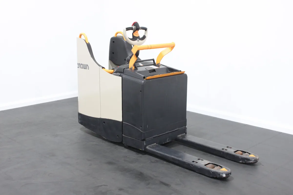 Crown WT3040 Electric Stand On Pallet Truck