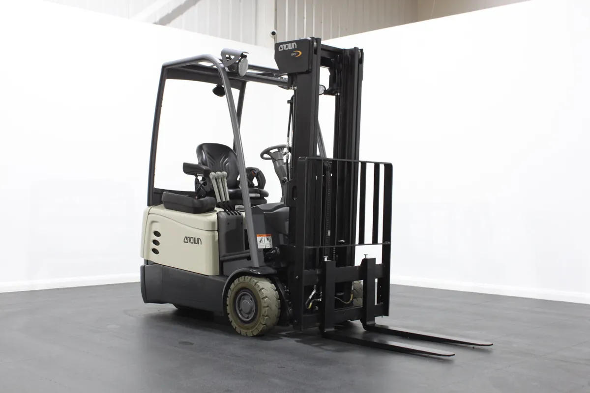 Crown 1.6T SCT 6020 Twin Wheel Electric 2016 - Image 1