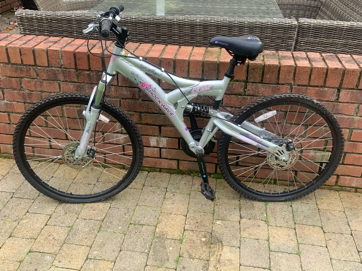 Shockwave xt best sale 900 mountain bike