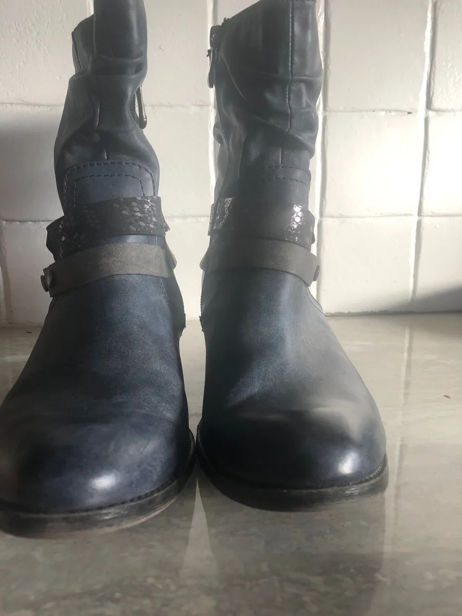 Ladies boots for sale in Co. Meath for €35 on DoneDeal
