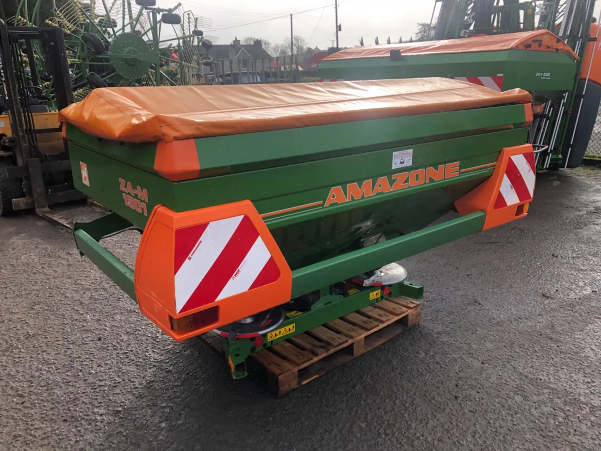 Choice of Amazone spreaders - Image 1