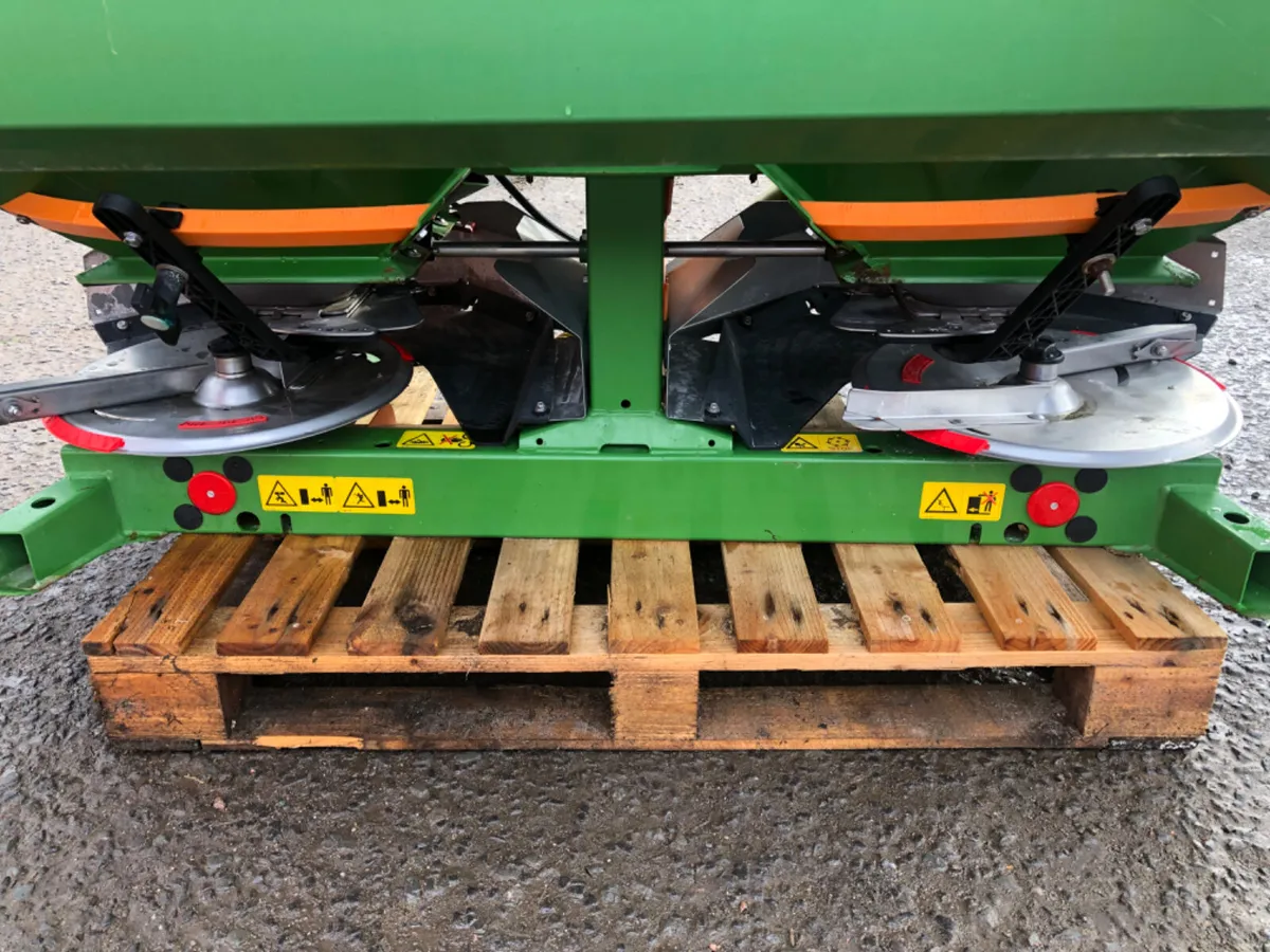 Choice of Amazone spreaders - Image 2