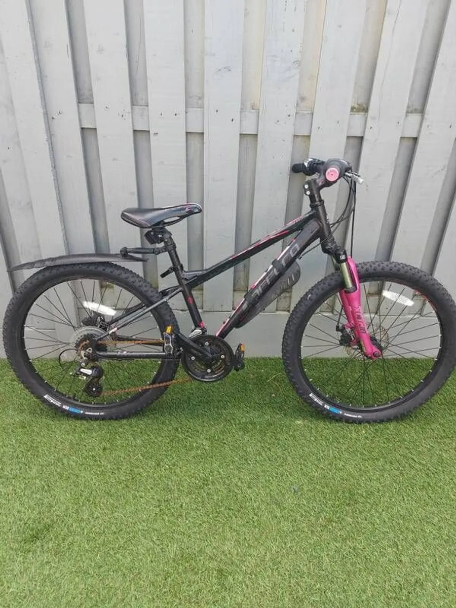 Carrera black hot sale mountain bike