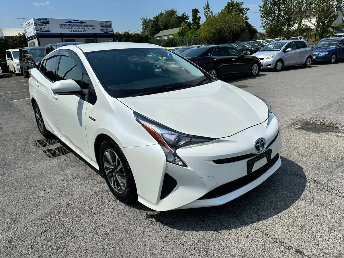 2016 Toyota Prius 1.8L Automatic apple play