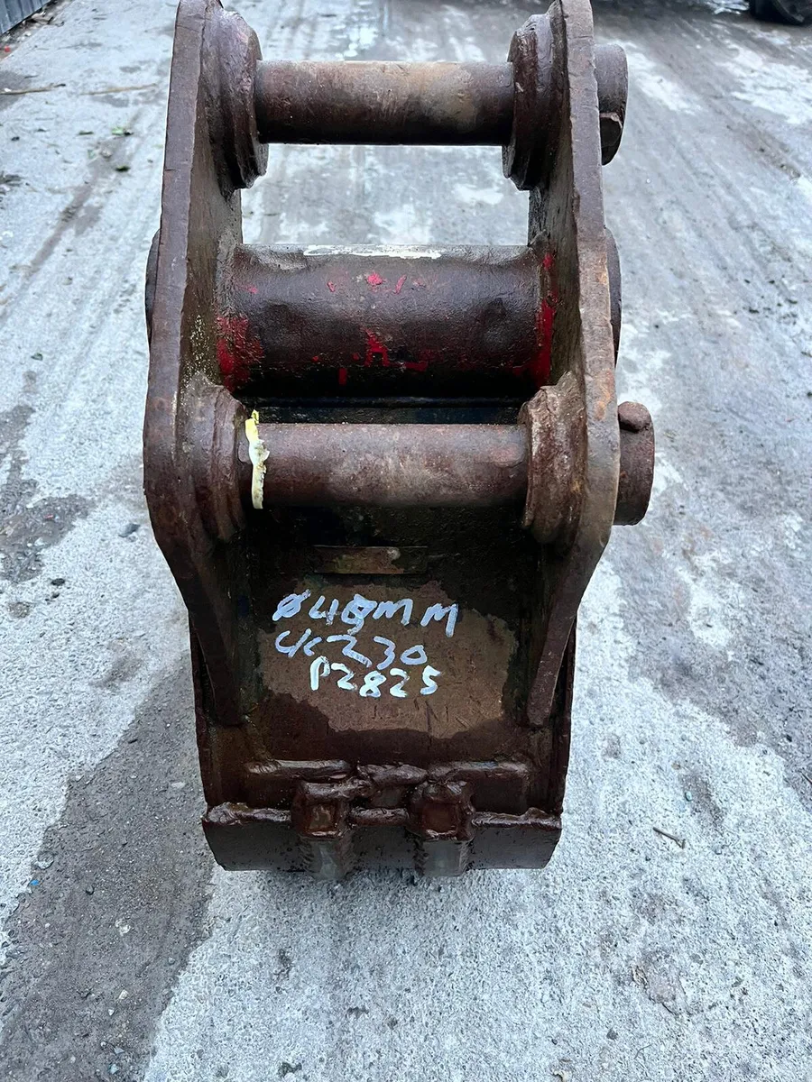 12'' Digging Bucket 45mm pin - Image 4