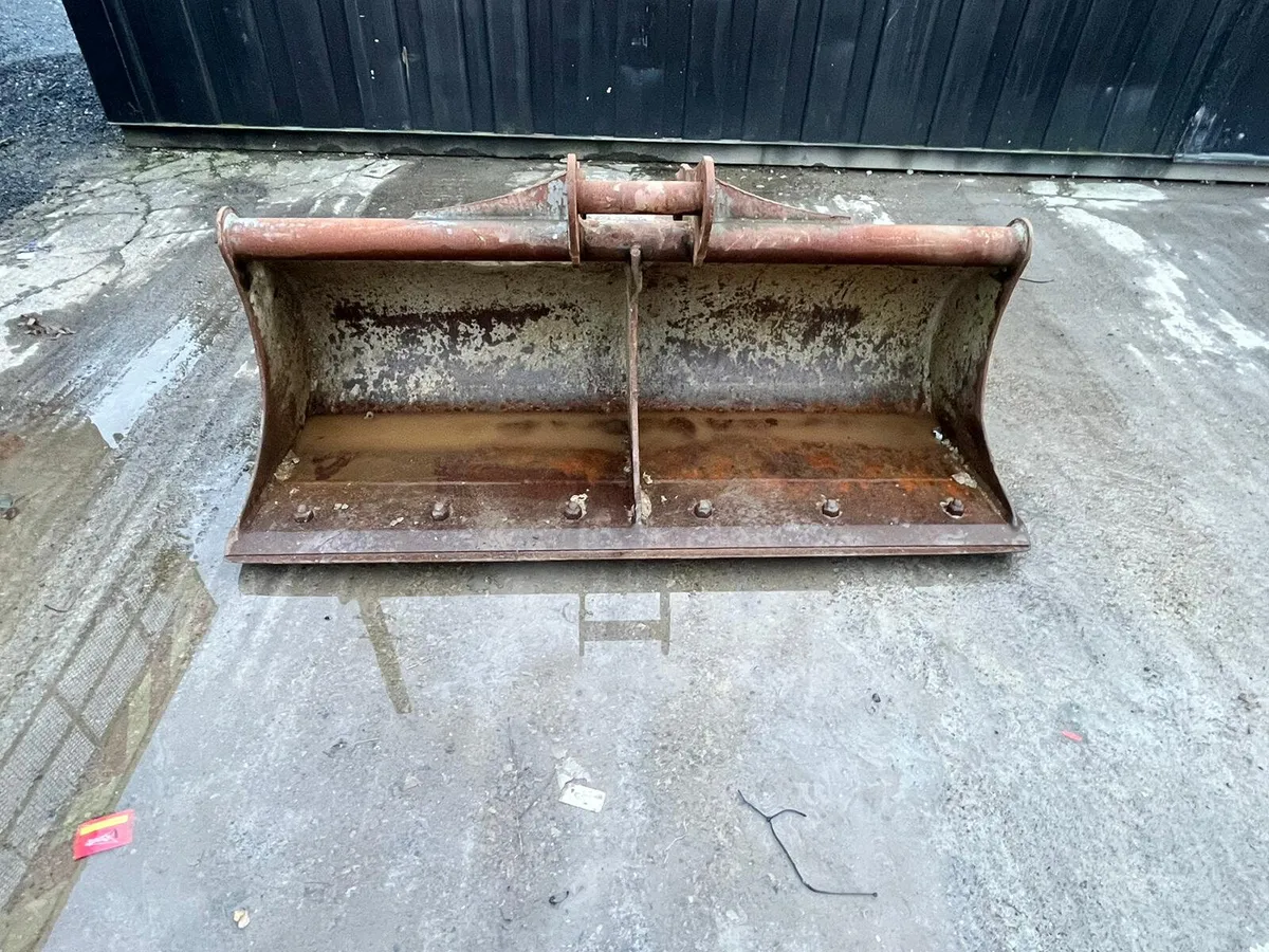 72'' Ditching Bucket 65mmPin to Suit 13 tonne - Image 1