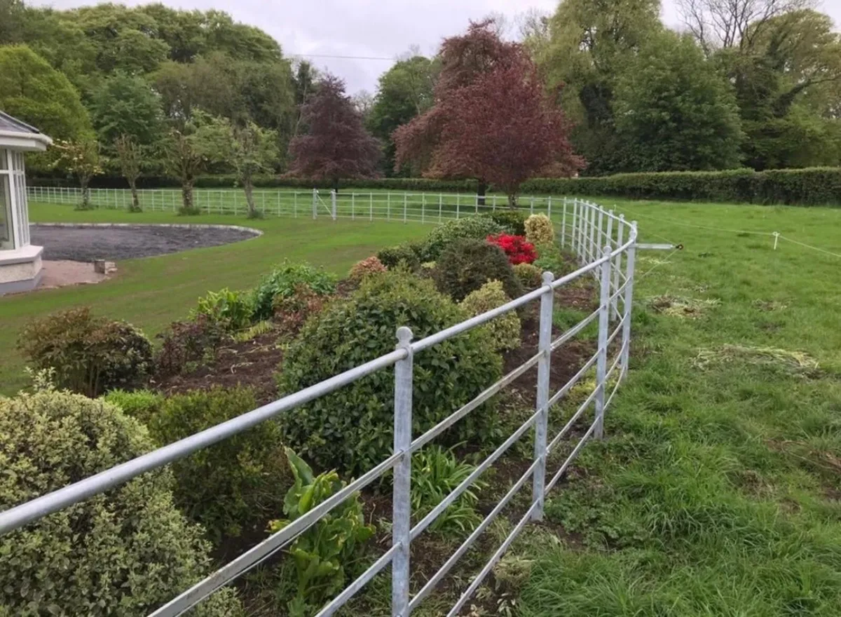 Estate Fencing & Gates - Image 1