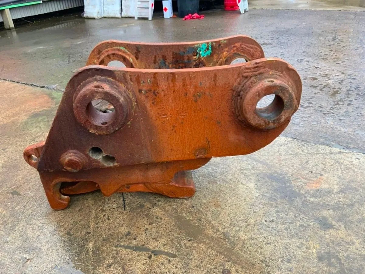 *** HYDRAULIC QUICK HITCH.....90mm PINS .....1474 - Image 4