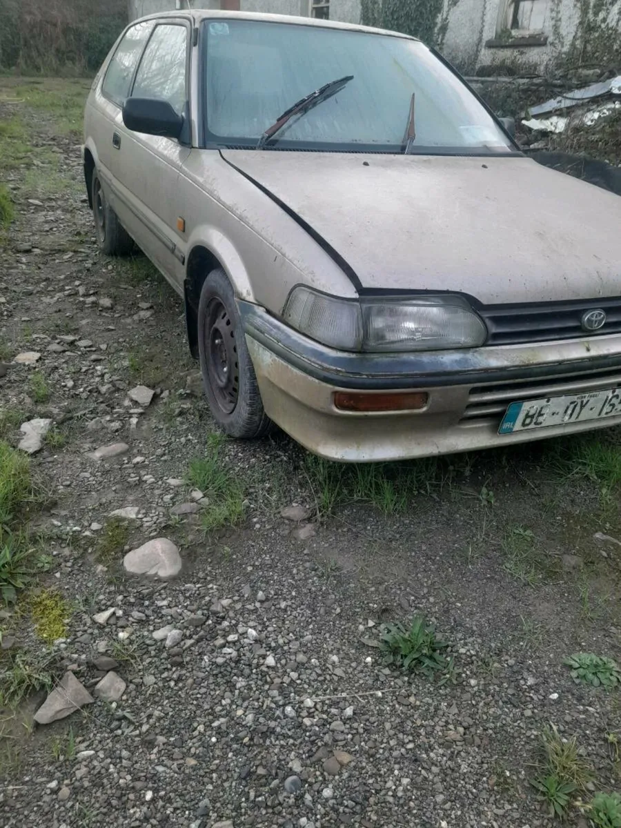Toyota corolla 1988 1990 for breaking - Image 3