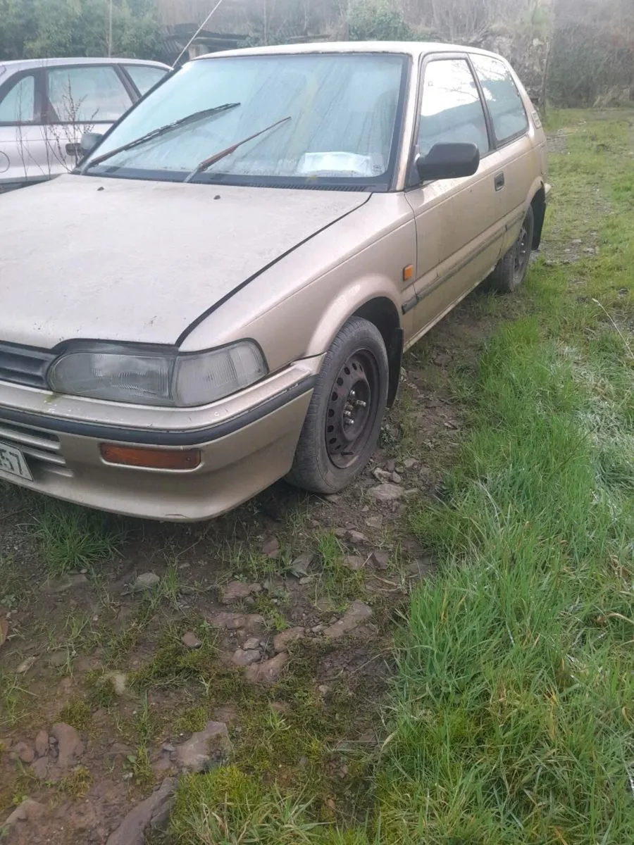 Toyota corolla 1988 1990 for breaking - Image 4