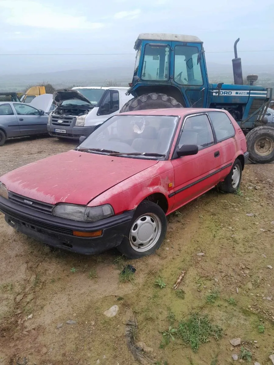 Toyota corolla 1988 1990 for breaking - Image 1