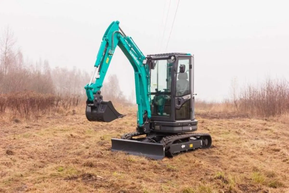 SunwardSWE 25UF Mini Excavator - Image 4