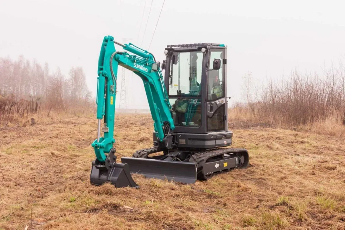 SunwardSWE 25UF Mini Excavator - Image 2